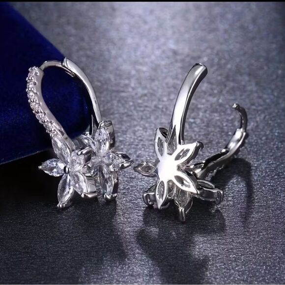 🌸18k White Gold Filled  Lilly Stargazer zircon C Hoop Earrings - Picture 5 of 17